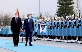 نخست وزیر عراق وارد آنکارا شد
