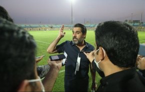 کری‌خوانی جالب پیروانی با سرمربی اولسان در آسانسور