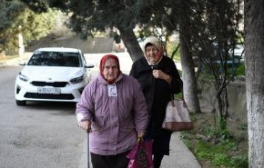 أكبر معمرة على وجه الأرض تحتفل بعيد ميلادها
