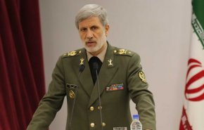 وزیر‌دفاع: شهید فخری زاده پرچمدار پدافند هسته ای بود