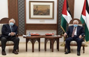 رئيس السلطة الفلسطينية يبحث موعد الانتخابات مع رئيس اللجنة
