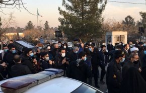 علی انصاریان در خانه ابدی آرام گرفت/ بزرگان فوتبال ایران در مراسم خاکسپاری انصاریان + عکس