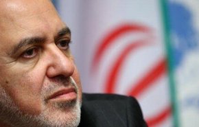 ظریف: ۴۲ سال گذشته است و ما همچنان قدرتمند ایستاده‌ایم