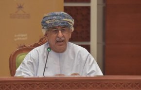سلطنة عمان تدرس وقف الطيران مع الدول الموبوءة