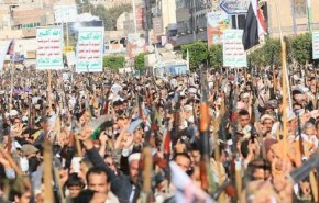 یمنی ها علیه محاصره و تجاوز ائتلاف سعودی تظاهرات می کنند