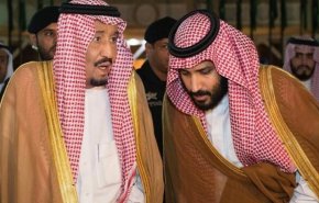 بالفيديو.. ملك التعذيب السعودي يخر ساجدا امام امريكا!