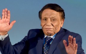 هل أصيب الممثل المصري عادل إمام بفيروس كورونا؟