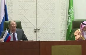 لاوروف: تمامی طرف‌ها در یمن پای میز مذاکره بنشینند 