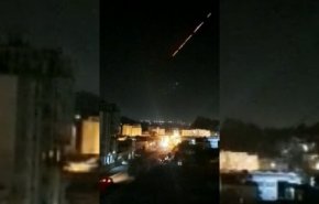 تیراندازی شدید نظامیان سعودی در کاخ منصور هادی در جنوب یمن/ پرواز یک پهپاد بر فراز آسمان عدن