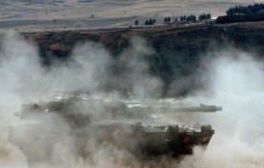 قذيفة من دبابة إيطالية تقضي على أعداد كبيرة من الدجاج