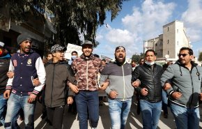 تونسيون يتظاهرون للمطالبة بإرجاع نفايات منزلية إلى إيطاليا