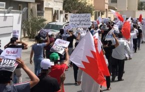 البحرينيون يواصلون التظاهرات المطالبة بالإفراج عن معتقلي الرأي
