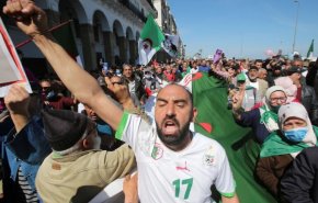 حبس موقت ۲۴ تظاهرکننده معترض در الجزایر
