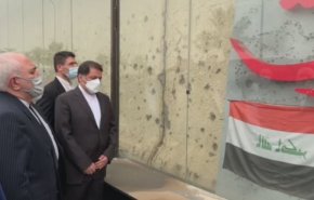 حضور ظریف در محل شهادت سردار سلیمانی در عراق 