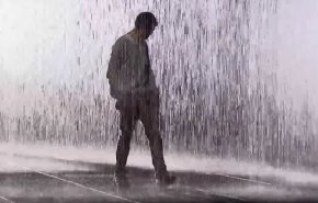 تعرف على مخاطر المشي تحت المطر !
