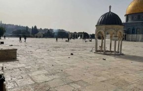 عقب نشینی نظامیان صهیونیستی از مسجد الاقصی پس از مقاومت مردم/ مجروح شدن بیش از 715 فلسطینی + فیلم