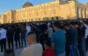 ۱۰۰ هزار فلسطینی نماز عید فطر را در مسجدالأقصی به جا آوردند
