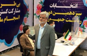 محمود صادقی در انتخابات ریاست جمهوری ثبت نام کرد
