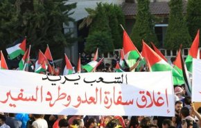 تظاهرات اردنی‌ها مقابل سفارت رژیم صهیونیستی برای هفتمین روز متوالی