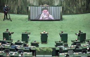ارتباط تصویری نمایندگان مجلس با رهبر انقلاب؛ صبح امروز