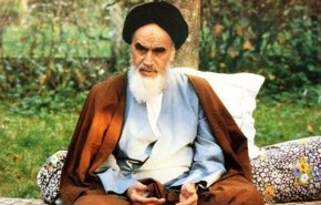 علماء دين باكستانيون: التواقون للحرية في العالم مدينون للإمام الخميني(رض)