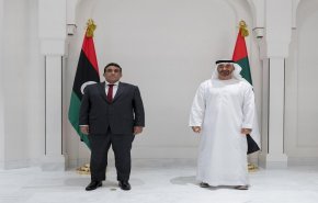 شاهد ما بحثه المنفي مع بن زايد أثناء زيارته للإمارات