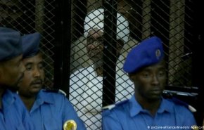 سودان «عمر البشیر» را به دیوان کیفری بین‌المللی تحویل می‌‎دهد