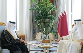 سفیر عربستان استوارنامه خود را تقدیم امیر قطر کرد