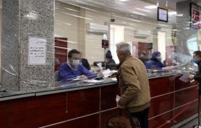 با تعطیلی بانک‌ها تکلیف حقوق کارمندان و بازنشستگان چه می‌شود؟