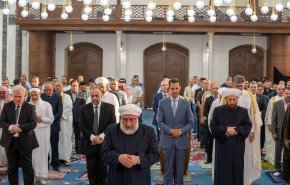 بشار اسد نماز عید قربان را درحمص اقامه کرد