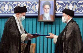 میدان دادن به جوانان، رفع موانع تولید، تقویت پول ملی و توانمندسازی مردم