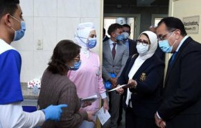 مصر.. قرار جديد بشأن الموظفين حال عدم تلقيهم لقاح كورونا