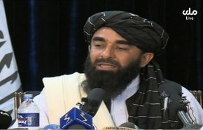 مجاهد:تاریخ خروج آمریکا از افغانستان تمدید نمی‌شود/ آمریکایی‌ها بی‌رحمانه به مردم در فرودگاه کابل تیراندازی می‌کنند

