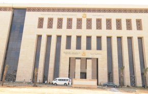وزارة مصرية تضع شرطا للسماح لموظفيها للمجيء للعمل