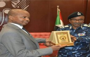 وزير الداخلية السوداني يؤكد على تعزيز التعاون مع تشاد
