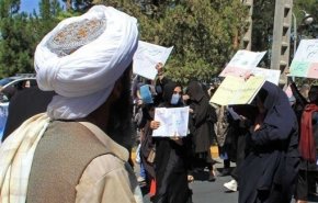 طالبان تعد النساء بالمشاركة بالحكومة في وقت لاحق
