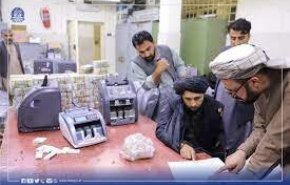 طالبان ۱۲.۴ میلیون دلار از دارایی مقام‌های سابق افغانستان را توقیف کرد
