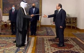بعد چهار سال قطع روابط؛ سفیر قطر استوارنامه خود را تقدیم رئیس جمهور مصر کرد
