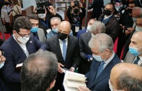 حضور مقام های جمهوری آذربایجان در غرفه ایران در نمایشگاه کتاب باکو