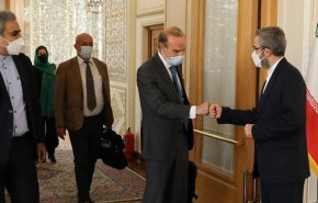 پایان رایزنی باقری و مورا در تهران/ ادامه رایزنی ها در بروکسل