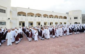 عُمان... عودة طلبة المدارس وإعادة مزاولة البيع في الأسواق
