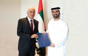 سفير الاحتلال الإسرائيلي لدى الإمارات يقدم أوراق اعتماده