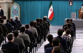 می‌توان برای همه مشکلات کشور راه‌حل علمی پیدا کرد/ مهاجرفرستی یعنی مأیوس کردن جوانان از آینده و تشویق آنها به ترک کشور خیانت است