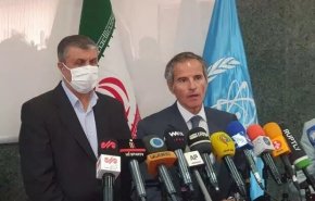 اسلامی: ایران در برنامه هسته ای خود مصمم است
