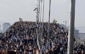 تیراندازی و گاز اشک‌آور؛ سومین روز تظاهرات دانشجویان کردستان عراق + عکس و فیلم