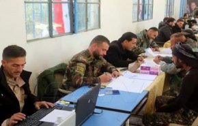 دير الزور.. توافد العشرات لتسوية أوضاعهم بمدينة الميادين