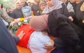استقبال خانواده فلسطینی از فرزند شهید خود