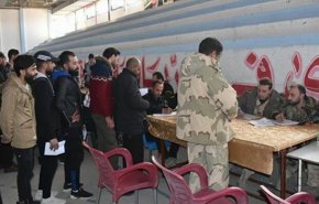 توافد الراغبين في التسوية علی مدينة الميادين السورية