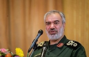 سردار فدوی: عناصر نفوذی نگذاشتند از خام فروشی نفت فاصله بگیریم
