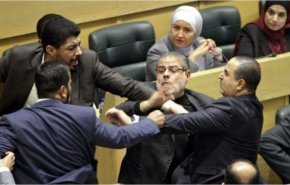 رفع شكوى رسمية على خلفية العراك تحت قبة البرلمان الاردني
